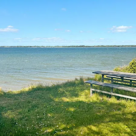 2 Bedroom Amazing In Spottrup