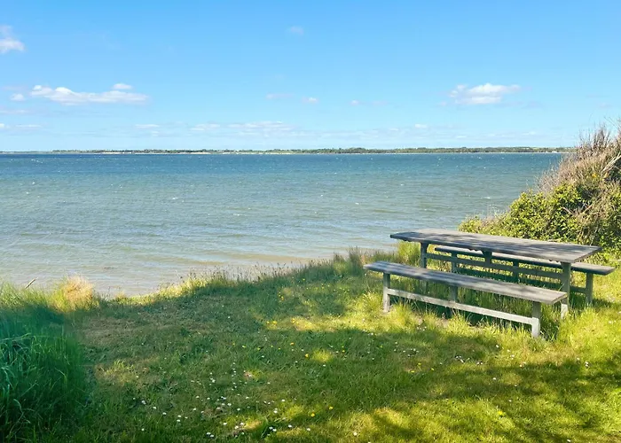 2 Bedroom Amazing In Spøttrup